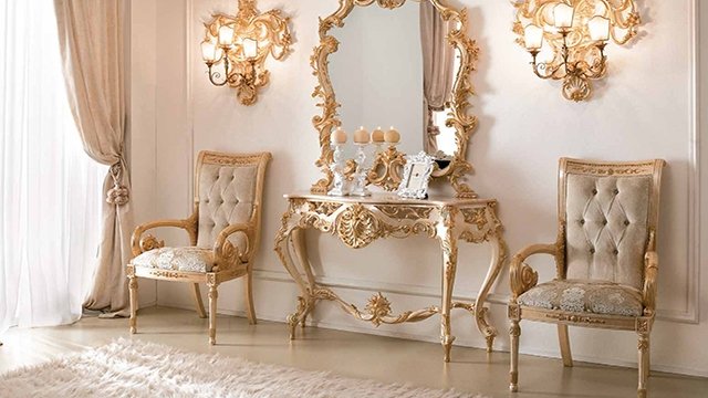 Luxury italian antique furniture