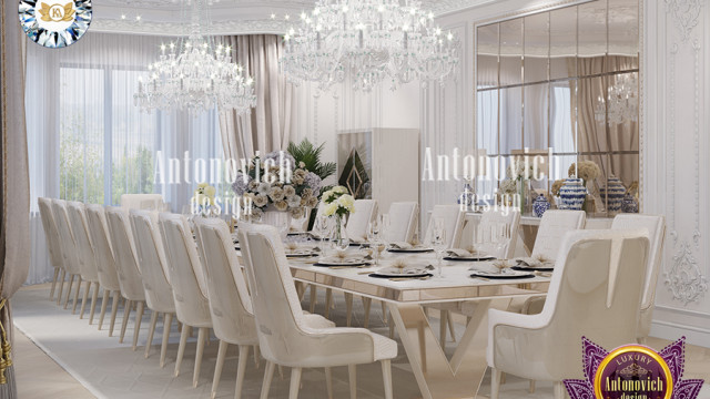 LUXURIOUS DINING ROOM IN ALABAMA